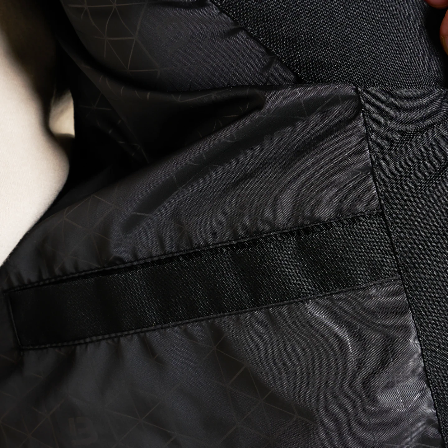 Castillo Gilet - Black - Image 7