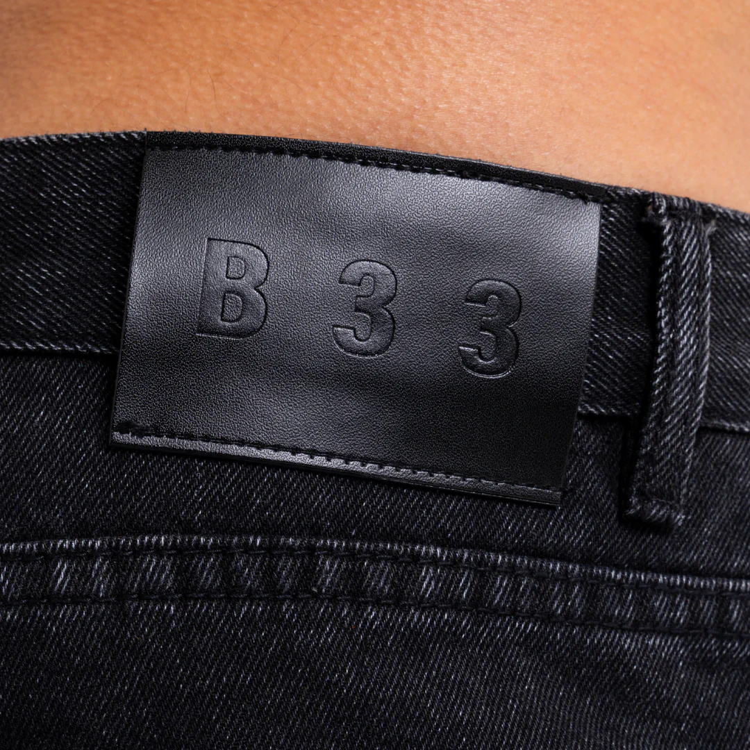 Garnacho Relaxed Jeans - Washed Black - Image 8